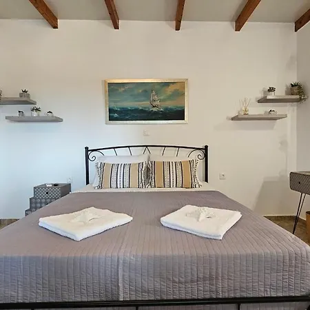 Chronis In Adamantas (Milos)