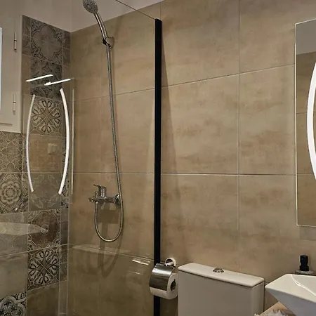 Chronis In Adamantas (Milos)